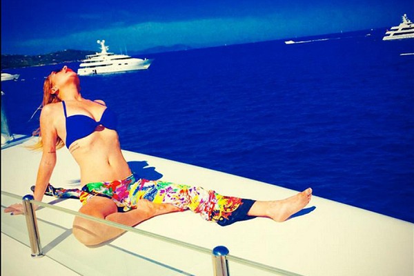 40位名人狂曬游艇度假照，你還在矜持什么？